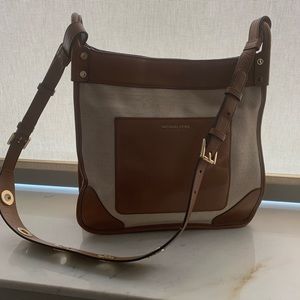 Micheal Kors Crossbody